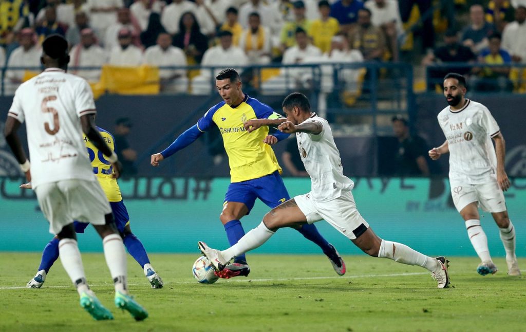 Ronaldo nhường phạt đền trong trận Al-Nassr đấu với Al Shabab